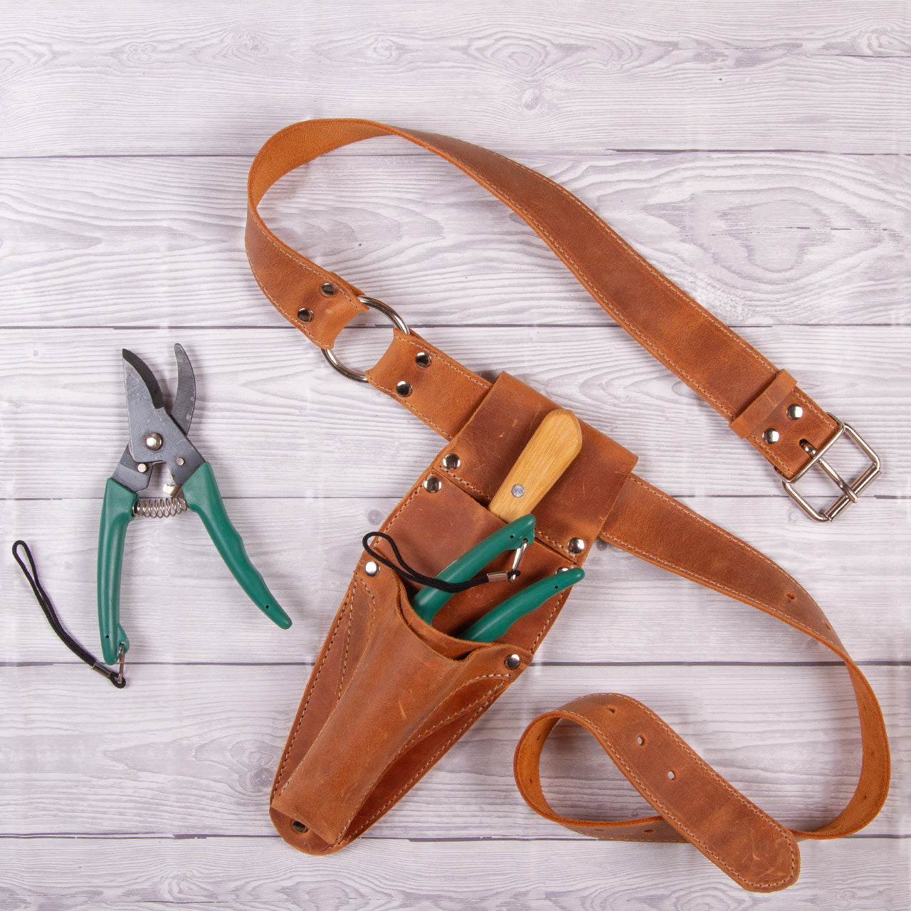 Hori Hori Leather Sheath belt with Pruner and Scissor Pockets. Personalized florist Tool Belt Leather, Gardening Belt with pockets.